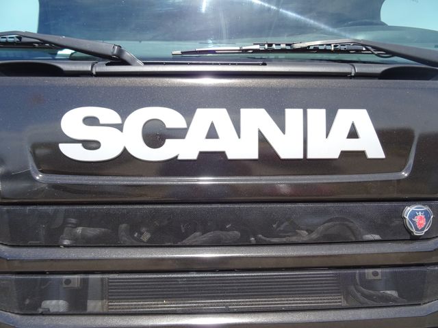 SCANIA G 400 - PORTAMAQUINAS