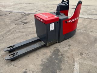 Transpaleta eléctrica ideal para almacén.