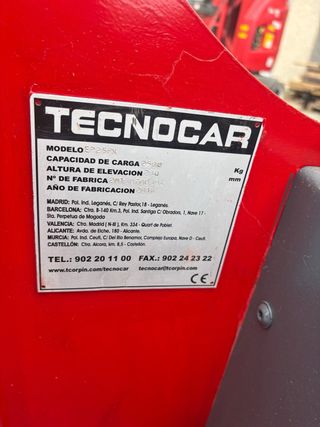 Transpaleta eléctrica ideal para almacén.
