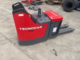 Transpaleta eléctrica ideal para almacén.