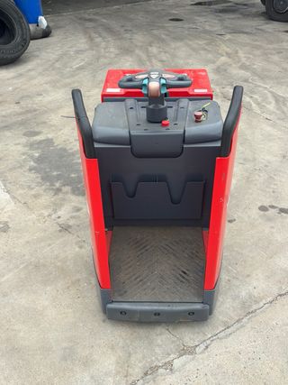 Transpaleta eléctrica ideal para almacén.