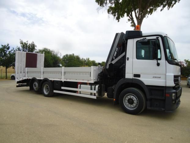 Mercedes-Benz ACTROS 25B 32 - PORTAMAQUINAS
