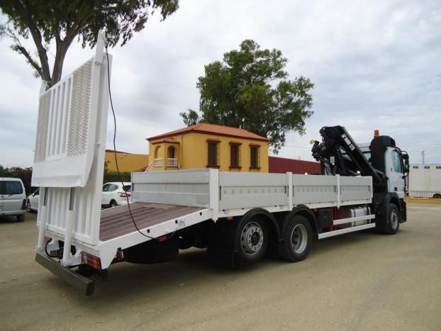 Mercedes-Benz ACTROS 25B 32 - PORTAMAQUINAS
