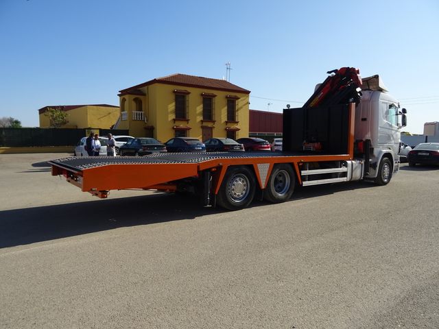 SCANIA G 400 - PORTAMAQUINAS
