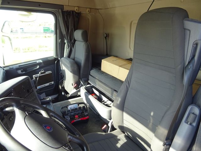 SCANIA G 400 - PORTAMAQUINAS