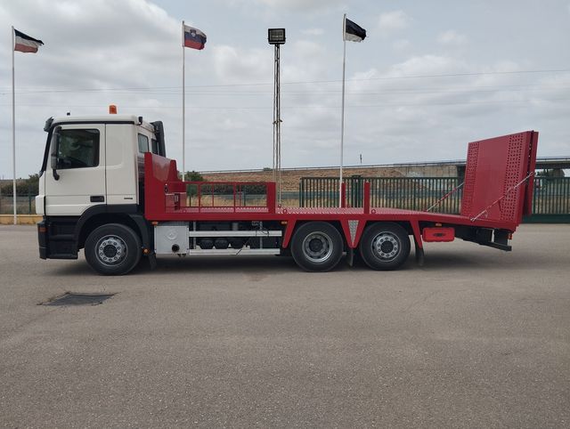 Mercedes-Benz ACTROS 25 41 - PORTAMAQUINA