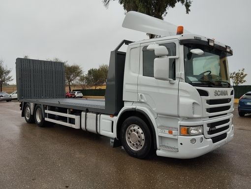 SCANIA P 400-PORTAMAQUINA