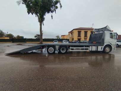 SCANIA P 400-PORTAMAQUINA