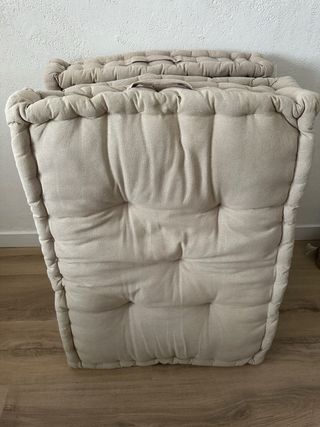 Cojín Palet Exterior Beige/Gris. cada uno 8€