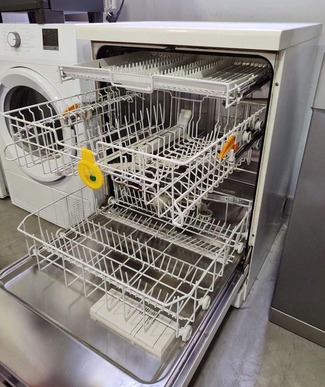 LAVAVAJILLAS MIELE