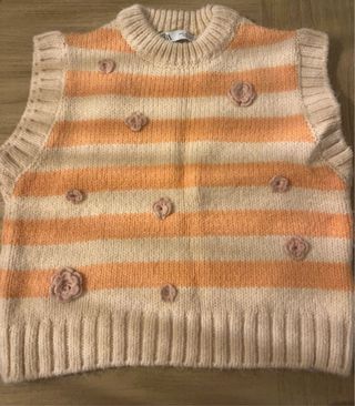 Chaleco Zara rayas naranja y beige flores