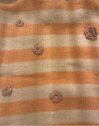 Chaleco Zara rayas naranja y beige flores