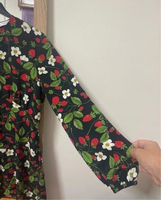 Vestido Zara Negro Estampado Fresas Talla M