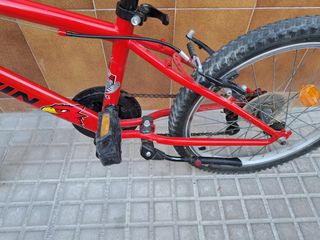 Bicicleta de montaña B'TWIN 20" para niño