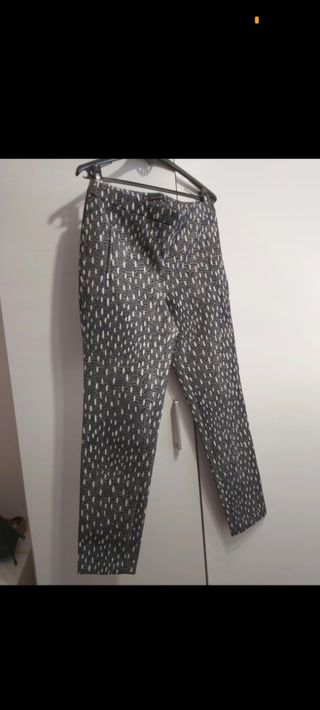 Pantalón Zara estampado