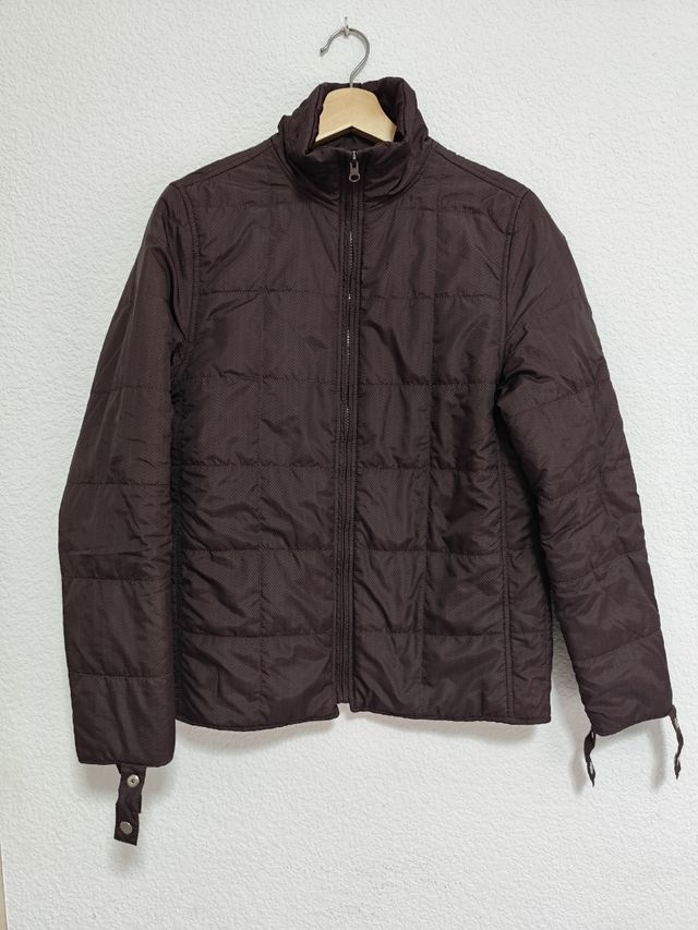 Chaqueta marrón acolchada
