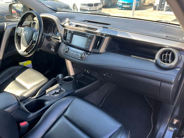 Toyota RAV4 2015