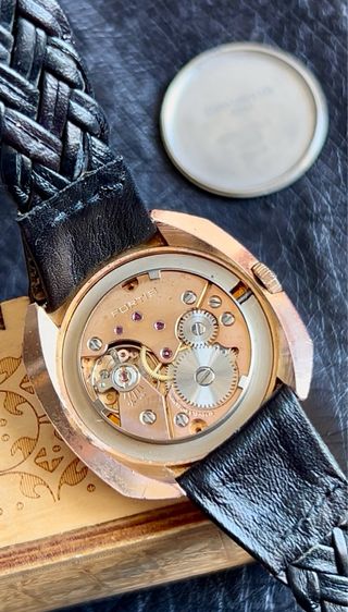 Reloj Fortis Vintage Dorado y Negro