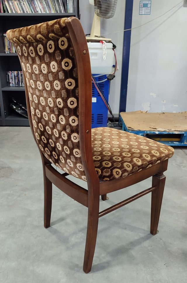 SEIS SILLAS DE COMEDOR 