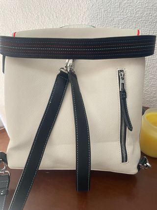 Mochila Desigual Blanca con Detalles