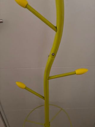 Perchero de pie moderno