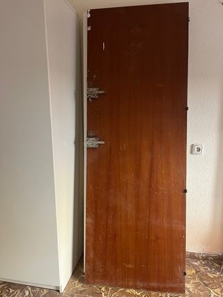 Puerta de entrada madera