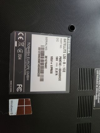 Portátil Toshiba Rojo