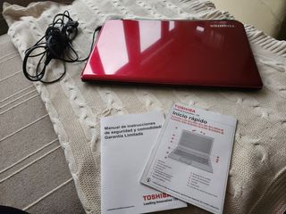 Portátil Toshiba Rojo
