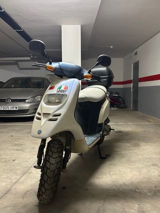 Piaggio Typhoon 49cc Scooter Blanca 