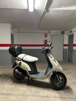 Piaggio Typhoon 49cc Scooter Blanca 