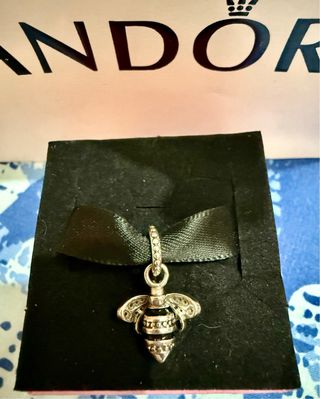 Pandora Charm Abeja Plata