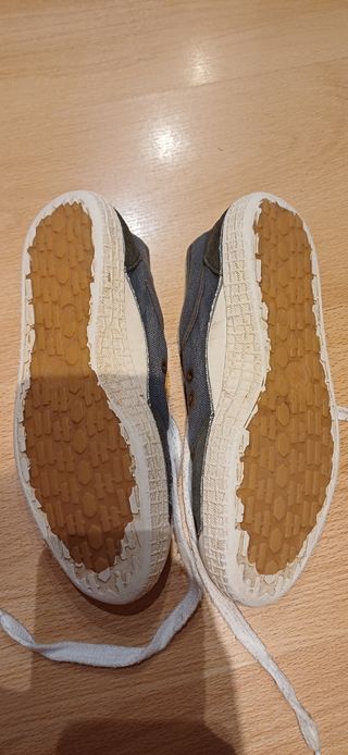 Deportivas Kawasaki grises