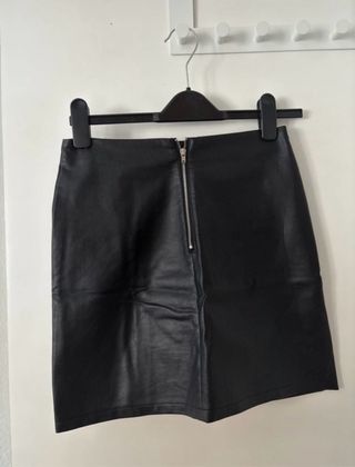 Falda efecto cuero negra Primark - Talla 36