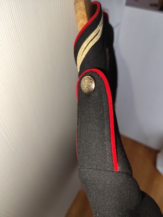 Chaqueta Zara bordados pájaro y flor