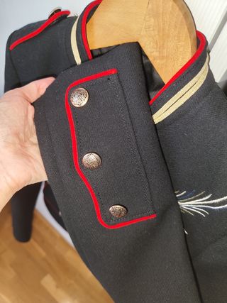 Chaqueta Zara bordados pájaro y flor