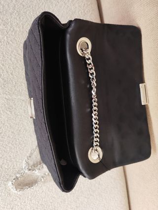 Bolso Zara negro con bordados