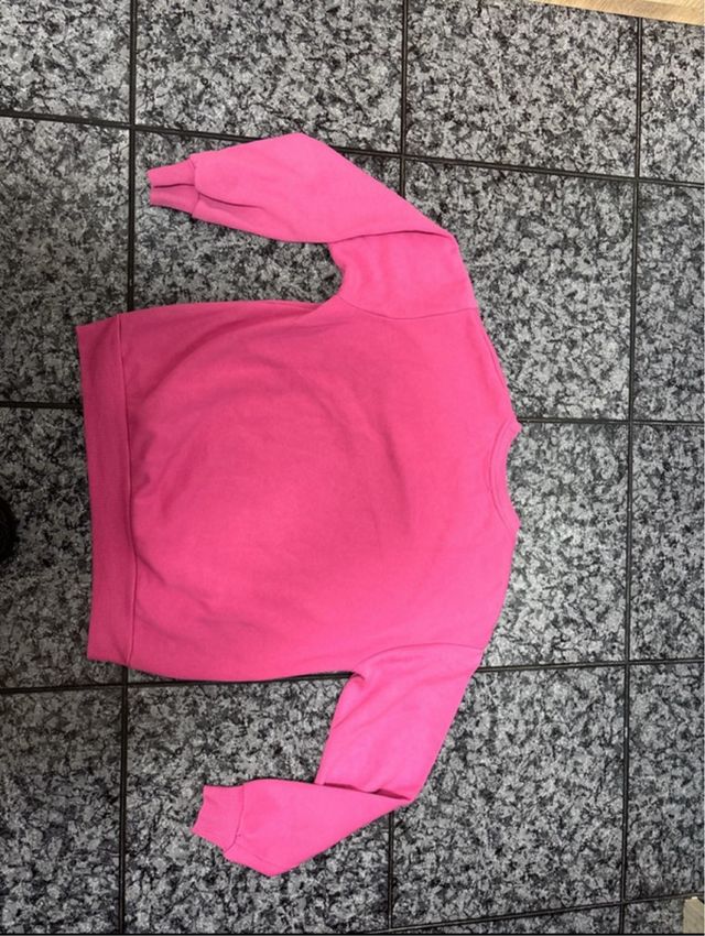Sudadera rosa con estampado
