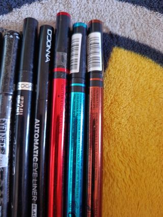 D'Donna Glitter Eyeliner Colores