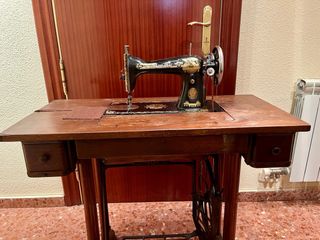 Máquina de coser Singer antigua Alemana
