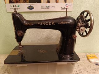 Máquina de coser Singer antigua