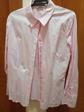 Chaleco negro  5 € cada chaqueta 3 € cada blusa