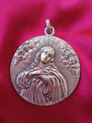 Medalla antigua de plata religiosa