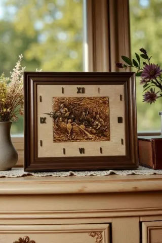 Orologio da parete in legno con numeri romani