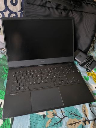 HP OMEN Gaming Laptop + Cargador y Maletín