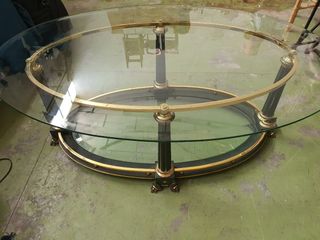 Mesa de centro ovalada clásica