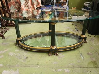 Mesa de centro ovalada clásica