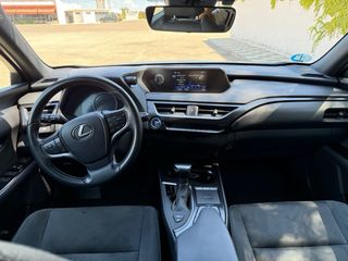 Lexus UX 2020