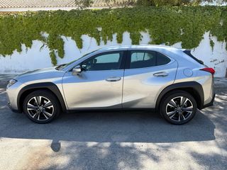 Lexus UX 2020
