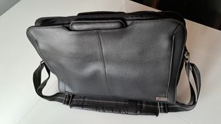 Maletín de piel negro