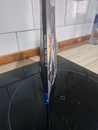 EL YELMO DEL DESTINO (DC Cómics) (Spanish Edition)